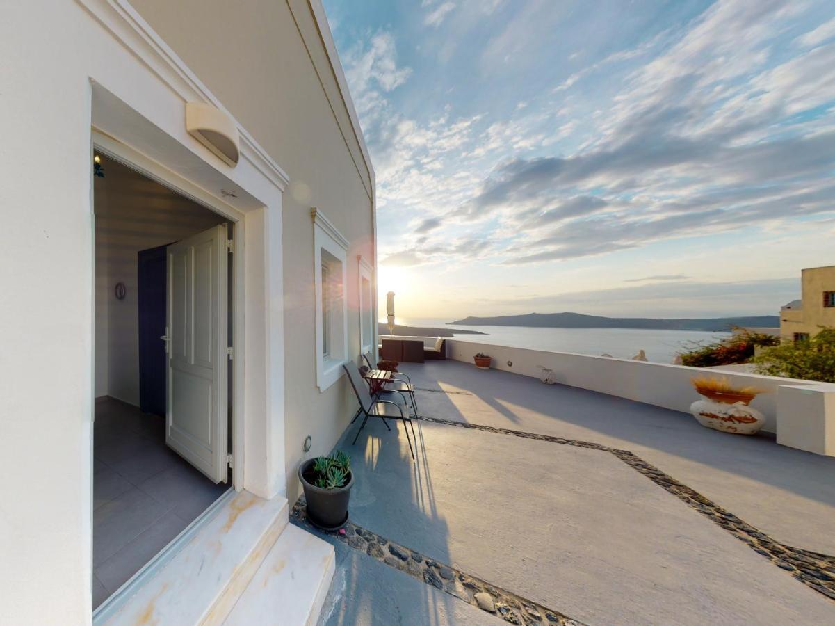 Neoklassiko Koukouli Fira  Extérieur photo